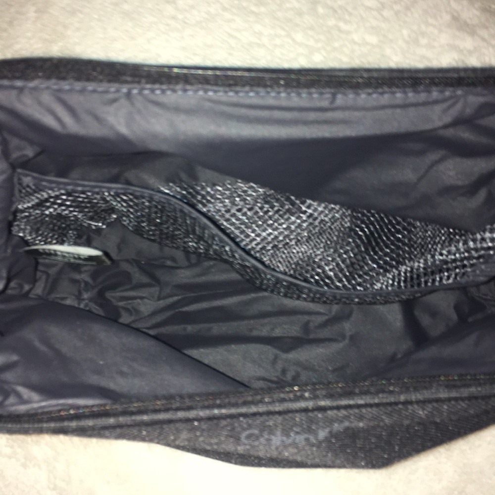 Calvin Klein travel bag. - Picture 2 of 2